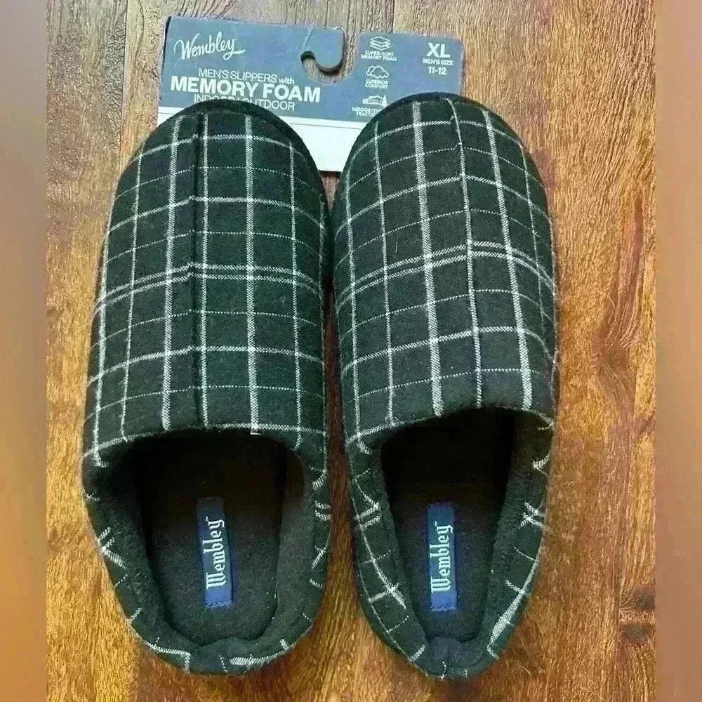 Wembley Slippers Black And White Checkered Size XL 11/12